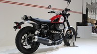Motor ini menggunakan mesin V-twin 942 cc berpendingin udara. Mesin itu diklaim mampu menyemburkan tenaga hingga 52,1 daya kuda dengan torsi 79,5 Nm. Foto: Dadan Kuswaraharja