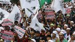 Lautan Massa Bela Islam di Depan Balai Kota