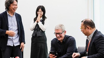 Steve Jobs sendiri yang menunjuk Cook karena meihat bakatnya yang besar. Terbukti kemudian, dia berhasil merancang jalur distribusi Apple yang sangat efisien dan membangun relasi kuat dengan para manufaktur gadget Apple. Foto: Twitter