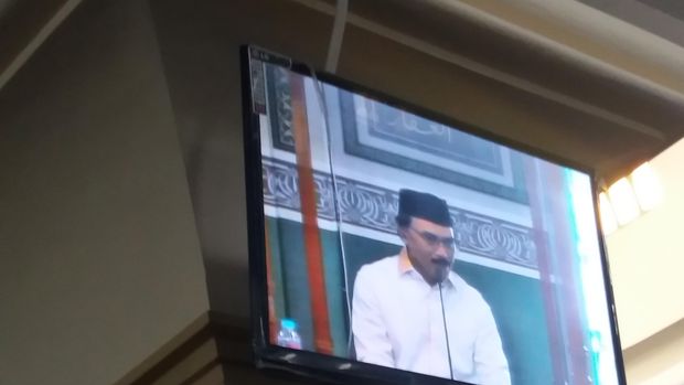 Adhyaksa jadi khatib (Foto: Arief/detikcom)