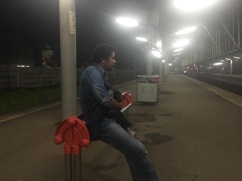 Foto: Kursi 'jemuran' di stasiun pasar minggu (Mei/detikcom)