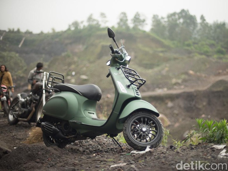 Motor Vespa untuk Petualang Indonesia