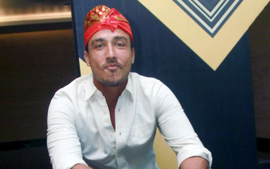 Hamish Daud Tampil dengan Udeng Bali Hamish Daud Tampil dengan Udeng Bali