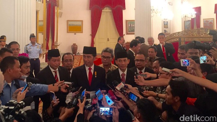 Jokowi Soal Duet Jonan-Arcandra: Keras Kepala Tapi Suka Ke Lapangan