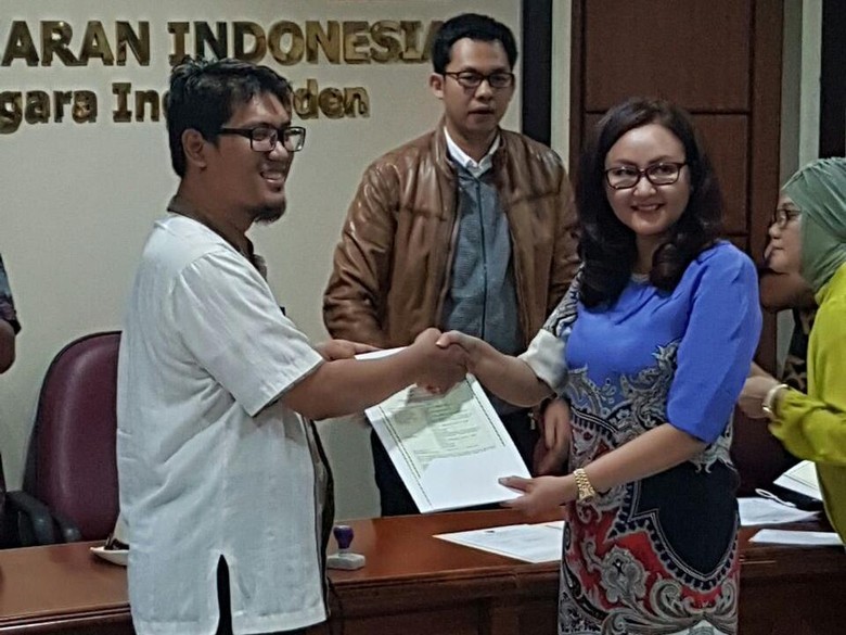 KPI Resmi Perpanjang Izin Siaran 10 Stasiun TV KPI Resmi Perpanjang Izin Siaran 10 Stasiun TV