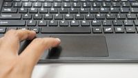 Axioo WinDroid 10G+, Laptop 2 In 1 yang Hidup di Dua Alam