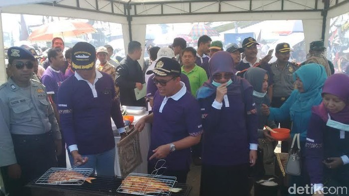 Ratusan Nelayan Banyuwangi Ramaikan Festival Bakar Ikan