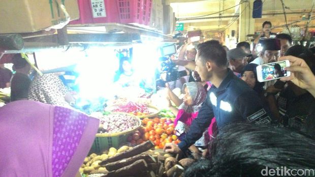 Agus di pasar tradisional Klender