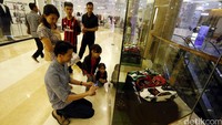 Pengunjung juga bisa melihat-lihat miniatur mobil di arena Urban Klub Part 5.