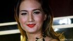 Nadine Chandrawinata Cantik Bernuansa Gold