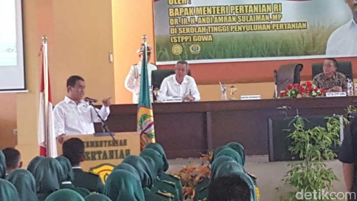 Beri Kuliah Umum, Mentan Minta Mahasiswa Pertanian Belajar dari Pengusaha