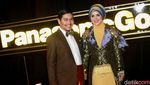 Keluarga Indra Bekti Bertema Nusantara