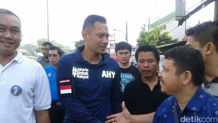 Agus Yudhoyono Blusukan ke Pasar Klender, Janji Perhatikan dan Rapikan PKL