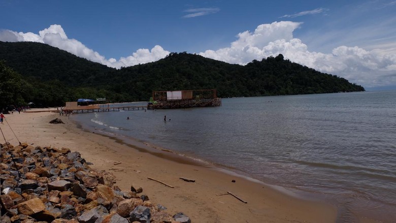 Melihat Pantai Pulau Datok Lokasi Sail Karimata Yang