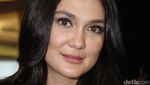 Luna Maya Tampil Casual