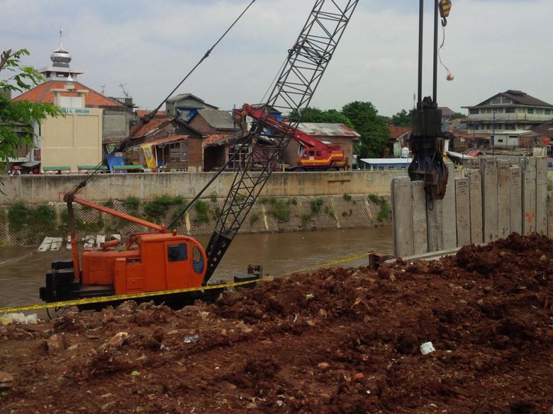 Ini Lokasi Paku Bumi yang Timpa Kaki Pekerja di Proyek Ini Lokasi Paku Bumi yang Timpa Kaki Pekerja di Proyek