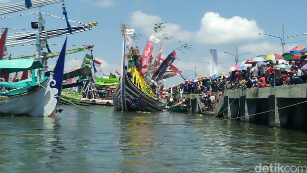 Melihat Petik Laut Muncar, Cara Nelayan Banyuwangi Mengucap Syukur