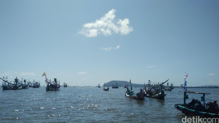 Petik Laut Muncar di Banyuwangi.
