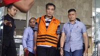Penyidik KPK resmi melakukan upaya penahanan terhadap politisi PDI Perjuangan Yudhy Tri Hartanto. Ketua Komisi A DPRD Kebumen itu sebelumnya telah ditetapkan sebagai tersangka penerima suap.