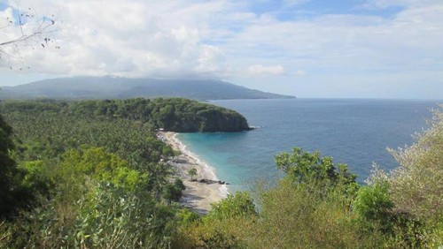 Bukit dan Pantai Asah Bugbug di Bali yang cantik