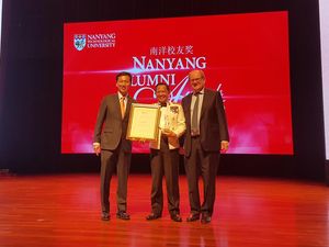 Kapolri Terima Penghargaan dari NTU Singapura Atas Pemberantasan Terorisme