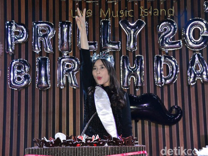 Rassya Kuliah di London, Prilly Ingin ke Luar Negeri