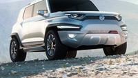 Ssangyong merupakan merek mobil asal Korea Selatan. Ssangyong pernah menjajakan mobilnya di Indonesia pada tahun 1999. 13 tahun Ssangyong masih terus sanggup berada di Indonesia walaupun jualannya seret. Sebelum tutup tahun 2012, empat tahun sebelumnya Ssangyong bahkan tidak lagi menjual mobilnya. Terlihat dalam data Gaikindo jualan Ssangyong 0 unit. Foto: Ssangyong