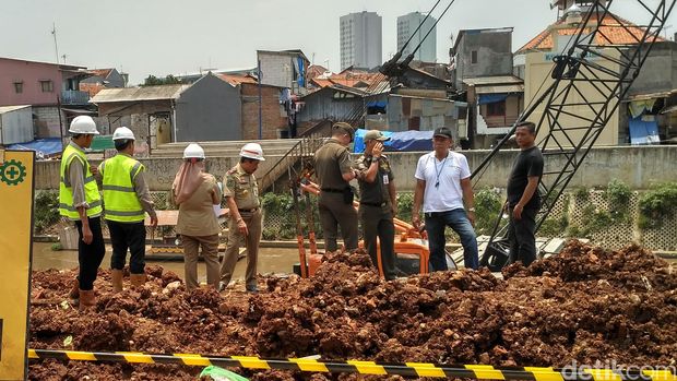 Proyek normalisasi Ciliwung di Bukit Duri, Jakarta Selatan (Foto: Bartanius Dony/detikcom)