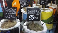 Klasik Bean memiliki jenis biji kopi yang kebanyakan berasal dari Jawa Barat. Koperasi yang berada di Jalan Mohammad Toha, Bandung ini sudah buka sejak 2007. Biji kopi yang ia jual dalam pameran salah satunya adalah Nuhun dari Telaga wangi, Suksema dari Bali, Suwun dari Ijen hingga Berjin Gayo. 