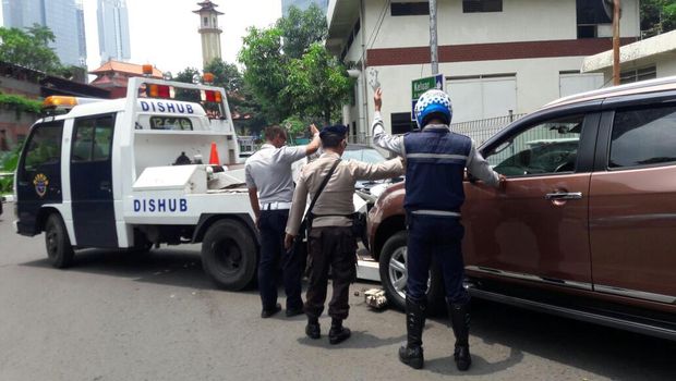 Sebanyak 20 motor dicabut pentilnya, 7 mobil diderek