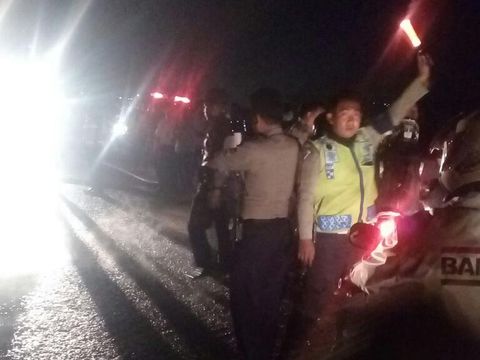 Mobil Chevrolet Terbakar di Kawasan Bandara Soetta, Pengemudi Selamat
