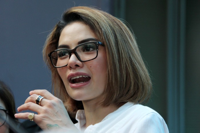 Ciuman dengan Bule, Sensasi Apalagi Nikita Mirzani?