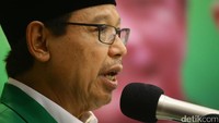 Djan Faridz memberikan sambutan.