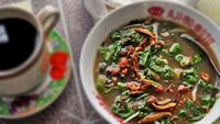 Pedas Gurih, Bubur Khas Sambas dengan Isian Komplet