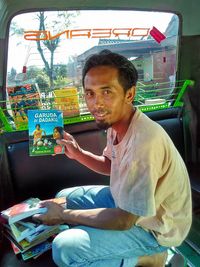 Buat Perpustakaan di Angkot, Ini Kisah Suami Istri Berjuang Kejar Pendidikan