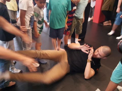 Pertahanan Diri Seperti Ini Bisa Bantu Anak Hadapi Bullying Fisik 