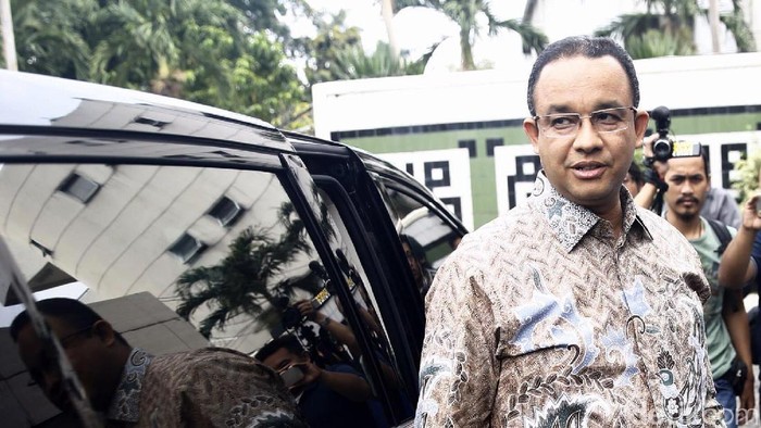 Anies ke Warga Bantaran Kali di Ancol: Mau Ganti atau Teruskan Gubernurnya?