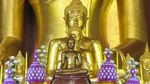 Vihara Emas Berkilau di Chiang Mai