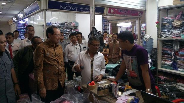 Sosialisasikan Tax Amnesty, Dirjen Pajak Blusukan ke Pasar Tanah Abang 