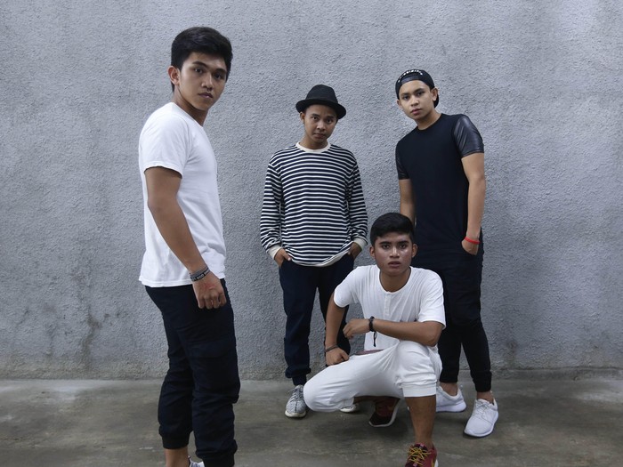 Rilis Single Kedua, S5 Rombak Personel
