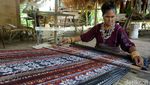 Melihat Pembuatan Kain Tenun Tradisional Flores