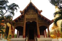 Ruang sembahyang dengan ukiran kayu yang cantik (Fitraya/detikTravel)