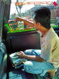 Sopir Angkot Bikin Perpustakaan: Kami Rasakan Pedihnya Dunia Pendidikan