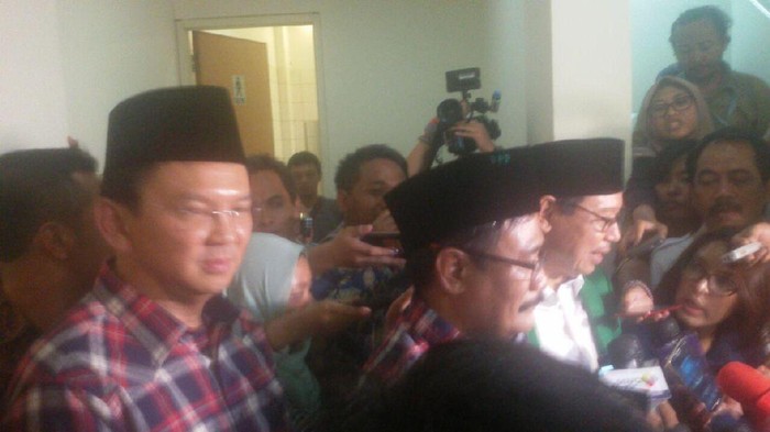 Aksi Bungkam Ahok Soal Politik Usai Teken Kontrak dengan PPP Djan
