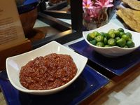 Pedas Gurih Bubur Khas Sambas dengan Isian Komplet Pedas Gurih Bubur Khas Sambas dengan Isian Komplet