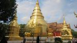 Vihara Emas Berkilau di Chiang Mai