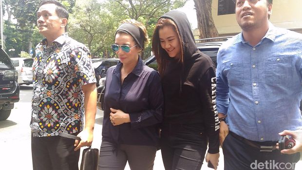 Amy Qanita Laporkan Haters, Nikita Mirzani Dituding Rusak Pernikahan Nafa-Zack