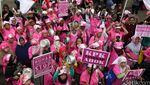 Aksi 150 Perempuan Demo Jokowi-JK