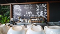 Coffee tasting atau coffee cupping menjadi salah satu aktivitas yang diadakan oleh Kedai Kopi Kultur di area Rumah Sanur, Jl Danau Poso no 51 A, Sanur, Bali (Kurnia/detikTravel)