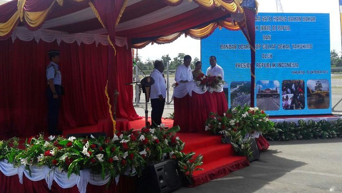 Cerita Jokowi Pernah Dibisiki Soal Harga BBM di Papua Rp 100.000/Liter